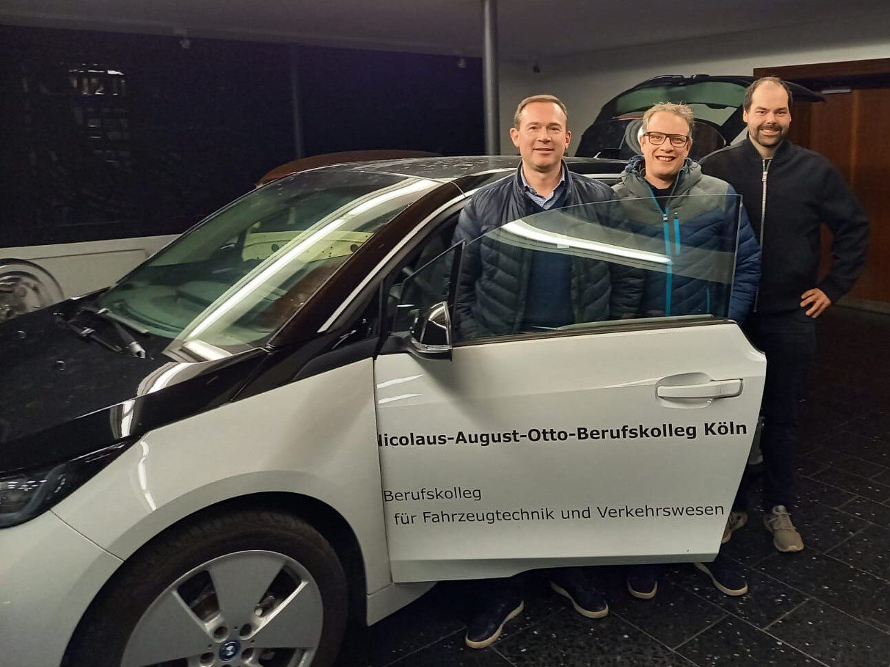 You are currently viewing <strong>Kfz-Abteilung besucht das E-Mobility-Forum am NAOB in Köln</strong>