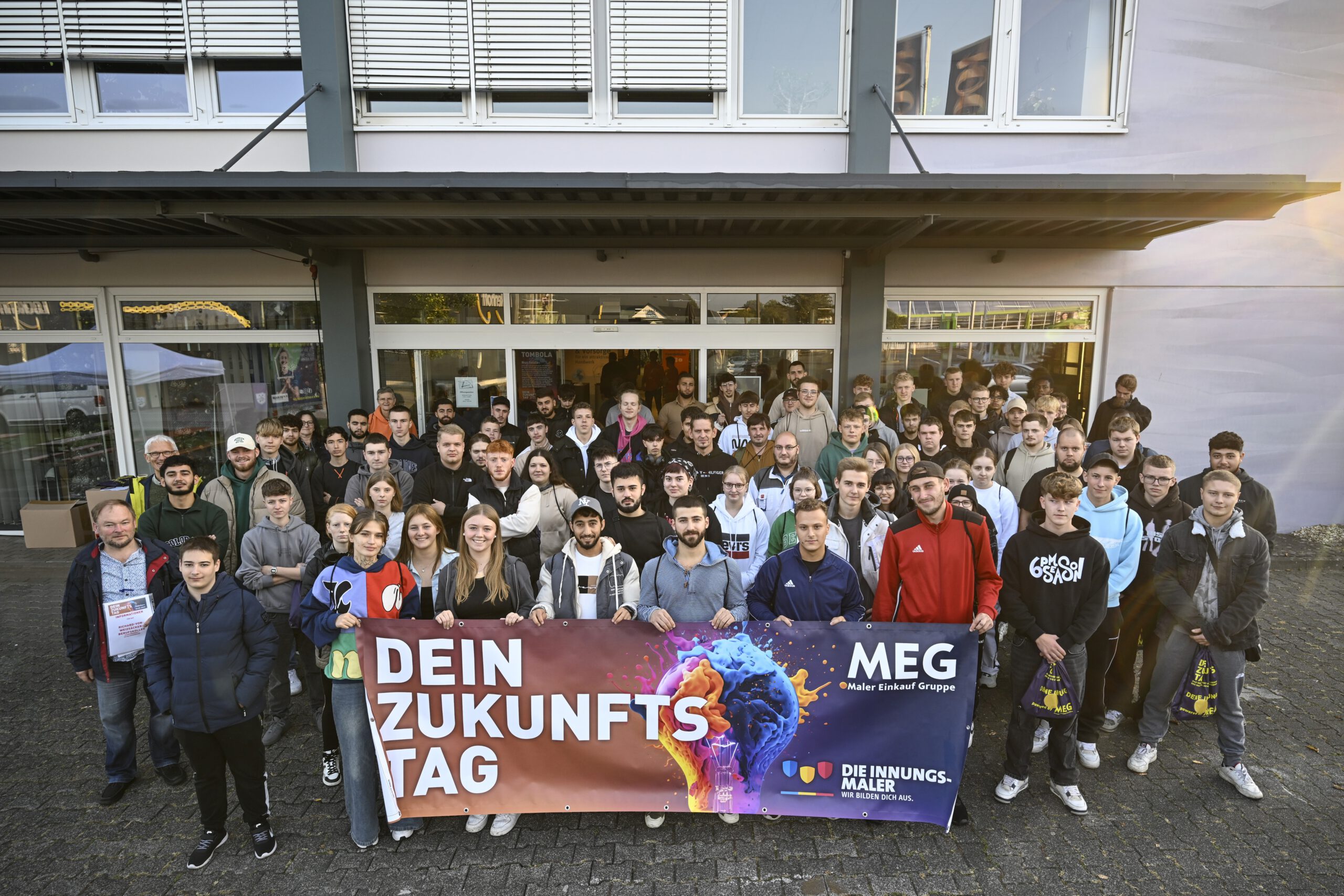 Mehr über den Artikel erfahren Teilnahme aller 6 Klassen der Abteilung Farbtechnik am Maler- und Lackierer-Event „Dein Zukunftstag“