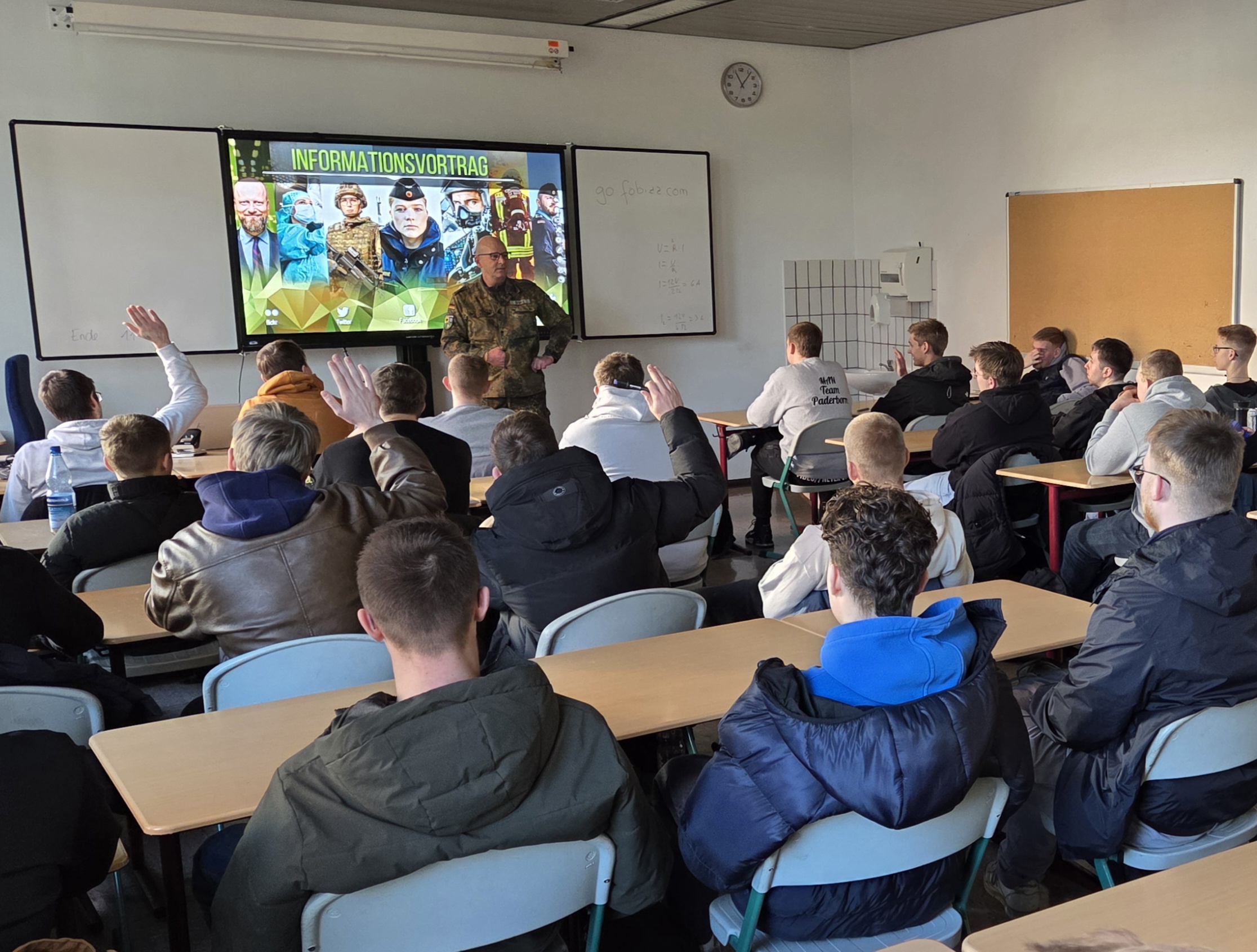 Mehr über den Artikel erfahren Karriereberatung der Bundeswehr informiert über berufliche Perspektiven