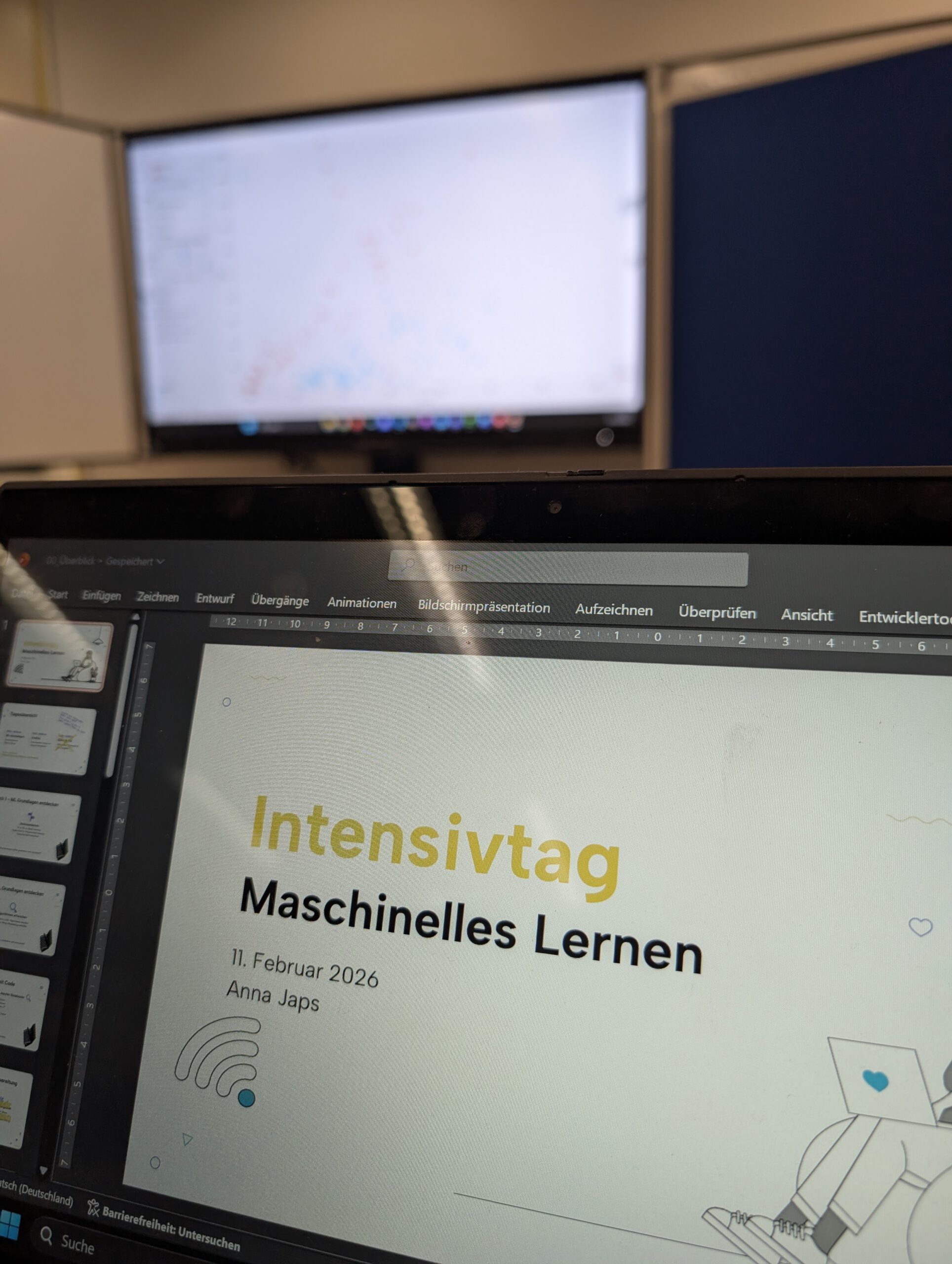 Mehr über den Artikel erfahren Maschinelles Lernen hautnah: Erfolgreicher Intensivtag am RvWBK